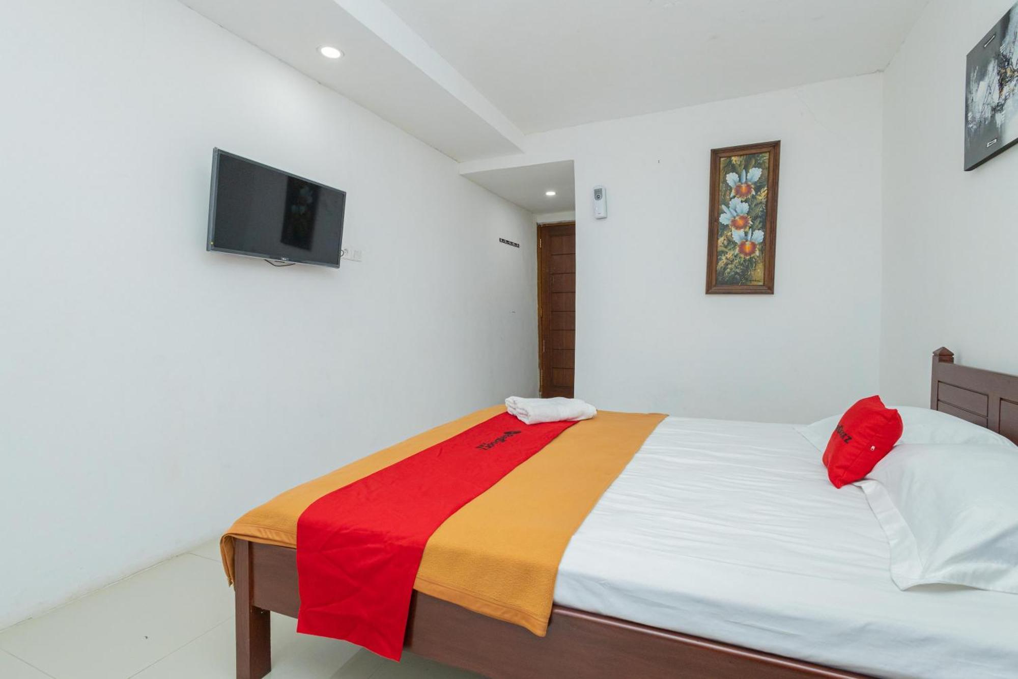Reddoorz Syariah At Wisma Djokorio Poncokusumo Malang Exterior foto