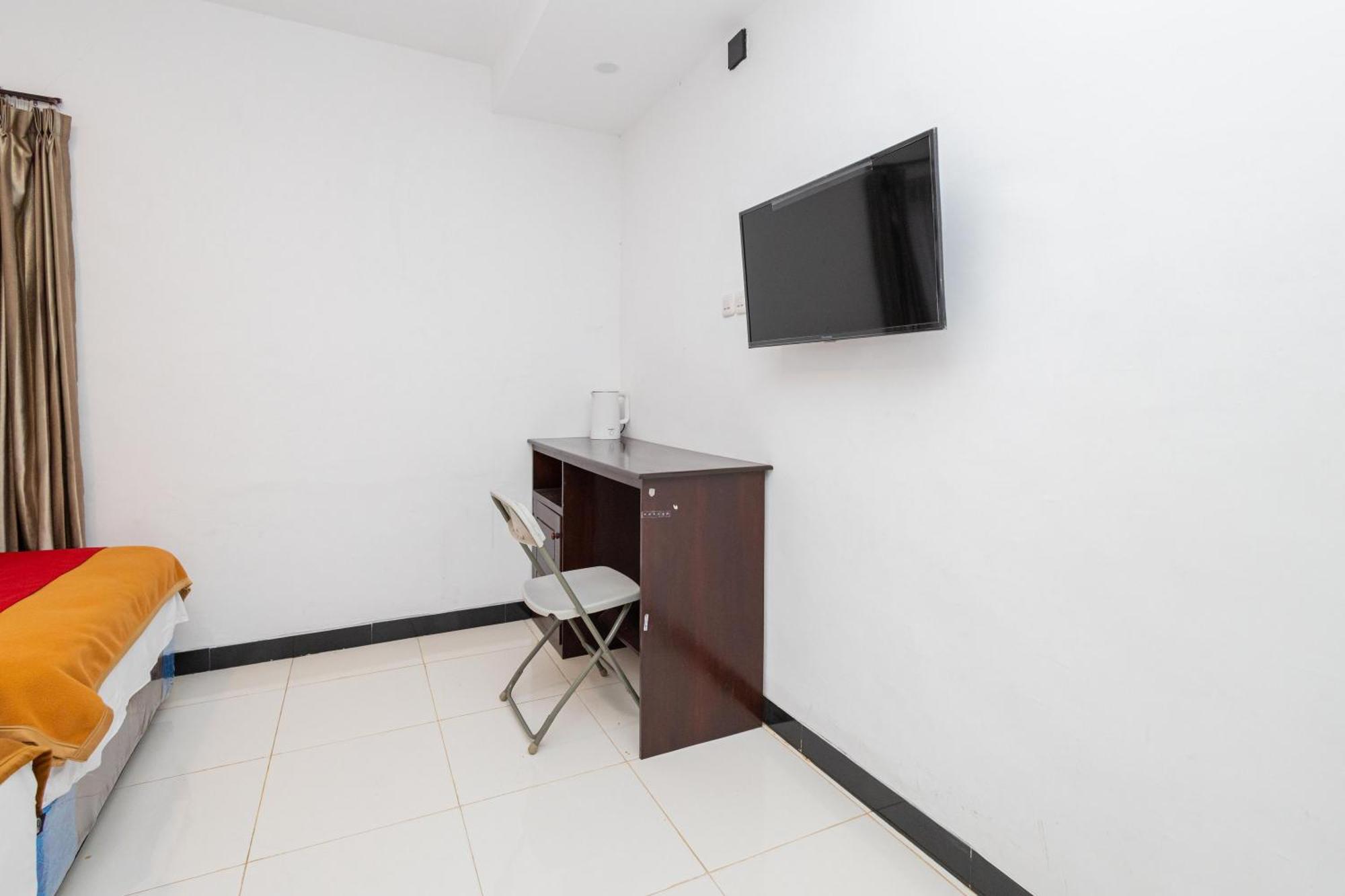 Reddoorz Syariah At Wisma Djokorio Poncokusumo Malang Exterior foto
