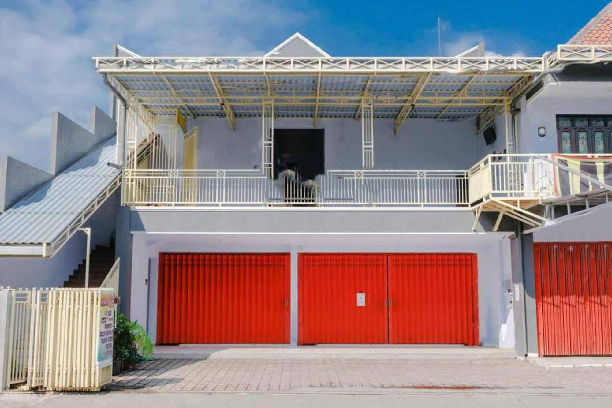 Reddoorz Syariah At Wisma Djokorio Poncokusumo Malang Exterior foto